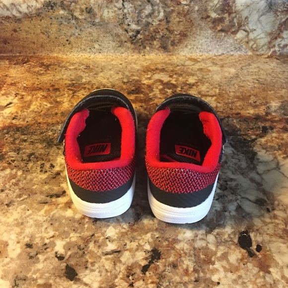 Nike shoes 4c - Picture 3 of 6